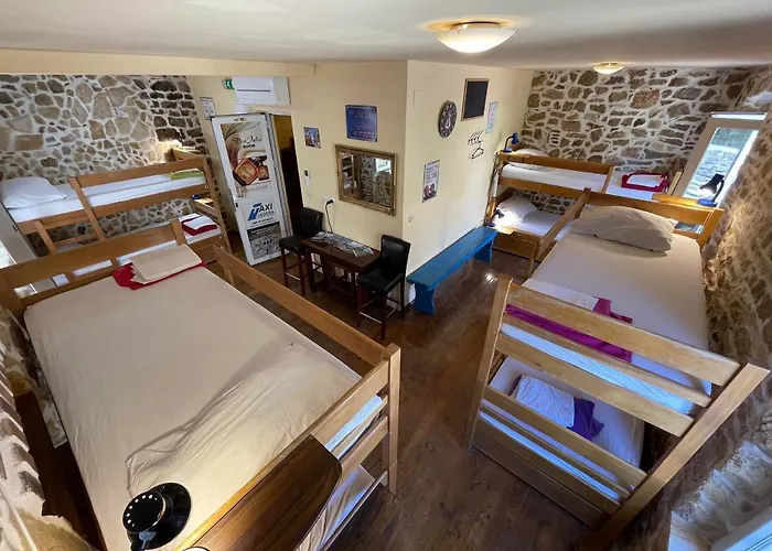 Tequila Bar Hostel *