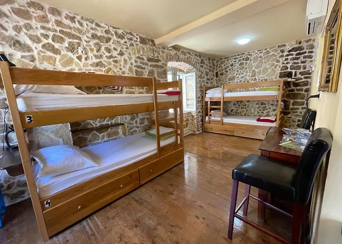 Tequila Bar Hostel *