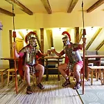 אכסניה Tequila Bar (adults Only)