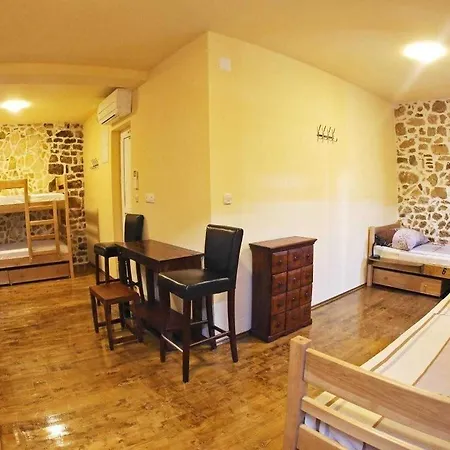 Hostel Tequila Bar (adults Only) Zára